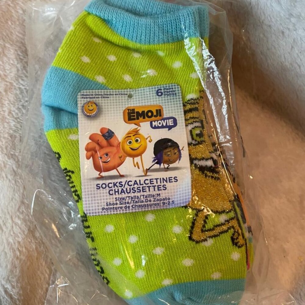 Emoji Socks for Girls  Pack of 6  For shoe size 9-2.5  NEW